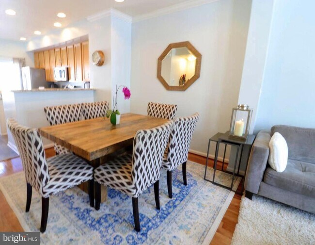 Foto del edificio - 5305 Arapaho Ln