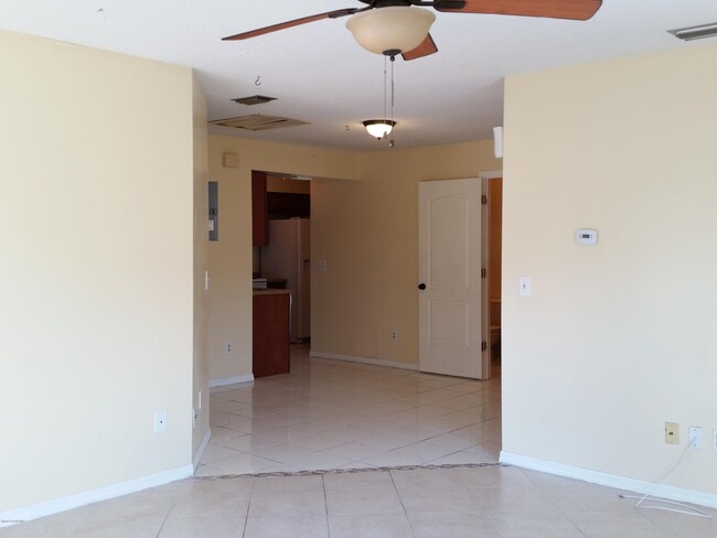 Building Photo - 6324 Sleepy Hollow Dr