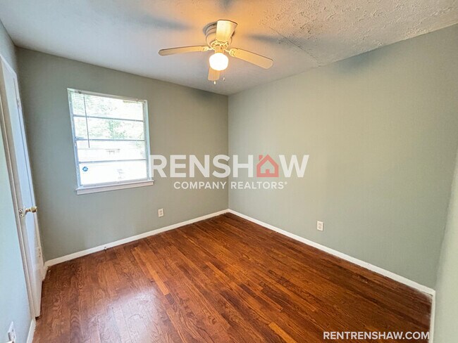 Foto del edificio - 5472 Lochinvar Rd