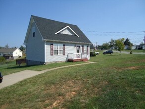 Building Photo - 2900 Core Dr