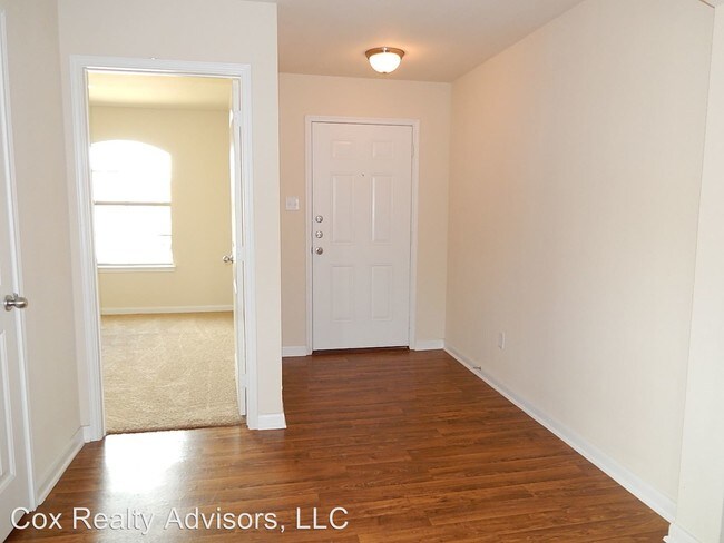 Building Photo - 1307 Falcon Dr