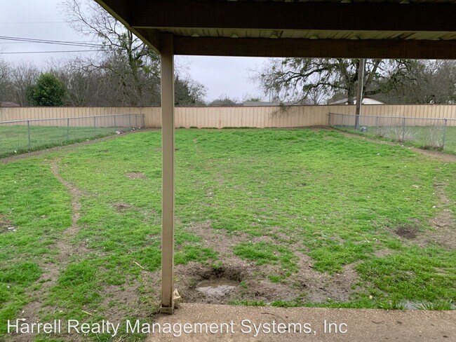Building Photo - 3 br, 2 bath House - 702 Old Lorena Road