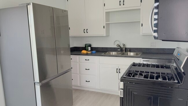 Kitchen Area - 3922 Monroe Ave