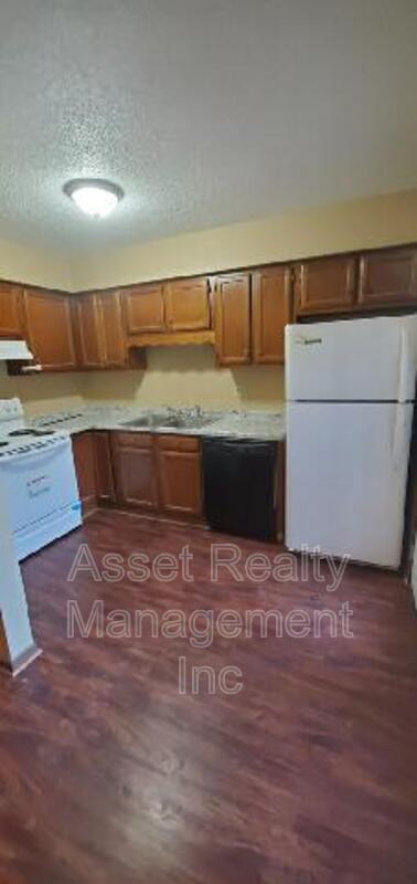 Foto del edificio - 9124 Woodpark Ln NW