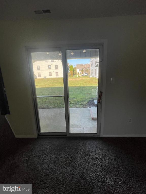 Foto del edificio - 230 Loring Ct