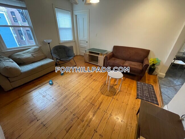 Foto del edificio - 21 Highland St