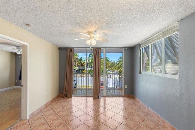Foto del edificio - 2 Bedroom 2 bathroom condo available!