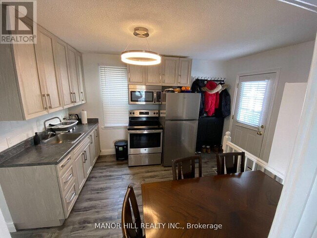 Photo du bâtiment - 929 Lakeshore Rd E