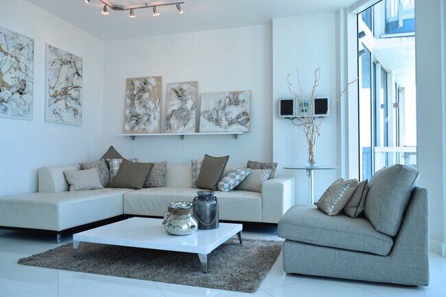 Living Room - 6515 Collins Ave