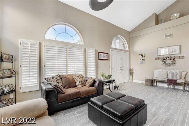 Foto del edificio - 7 Old Lake Cir