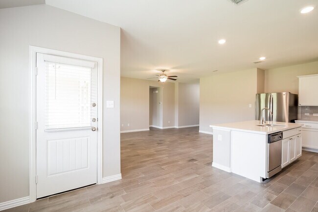 Foto del edificio - 922 Evergreen St