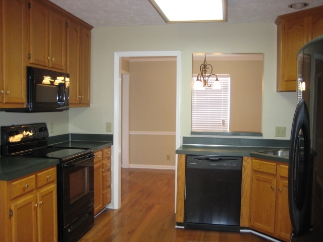 Building Photo - 808 Allison Ct