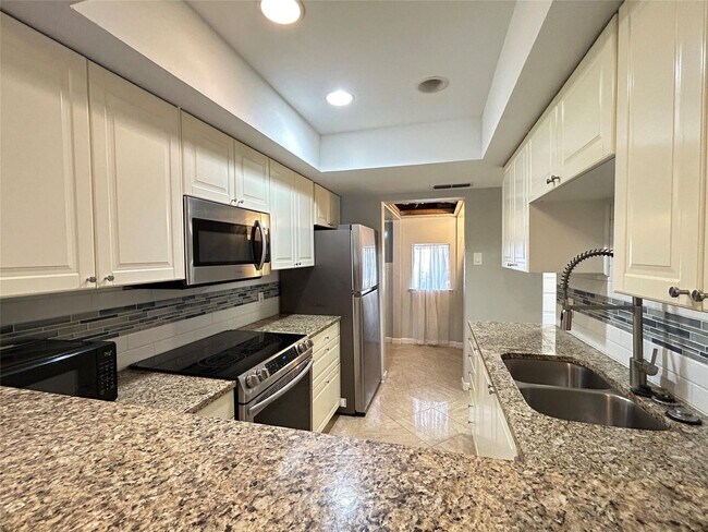 Foto del edificio - 4535G N O'Connor Rd