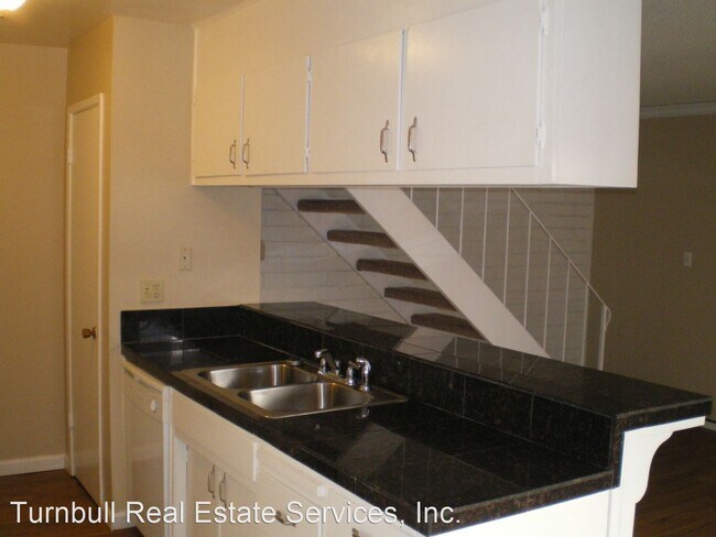 Building Photo - 2 br, 1 bath House - 6435 GREENBACK LN