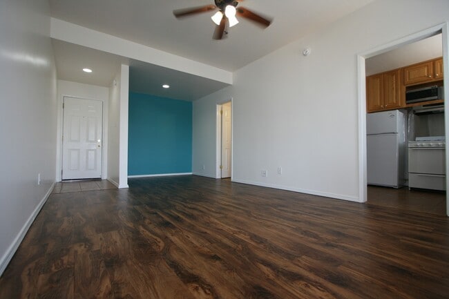 Building Photo - Large Studio close to DTLA, Pasadena, Glen...