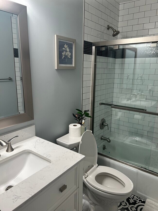 Foto del edificio - 2118 Blue Lac Dr