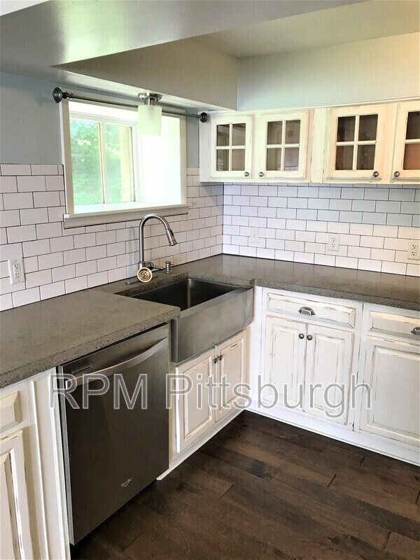 Primary Photo - 457 Belonda St.
