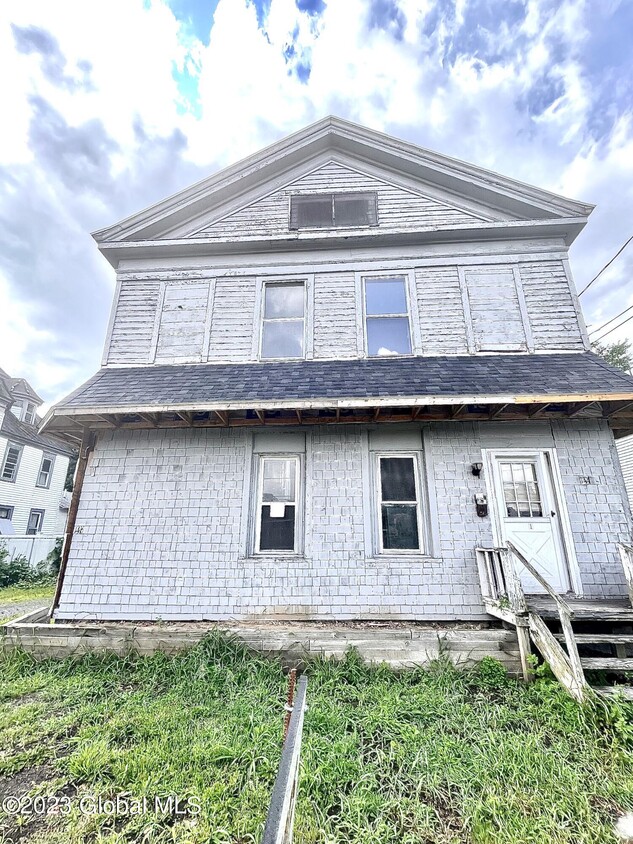 Primary Photo - 146 S Main St