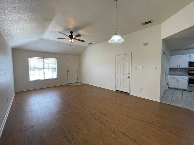 Building Photo - 2801 Edgefield St