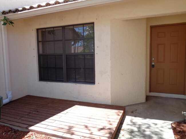 Building Photo - 409 Cottonwood Pl