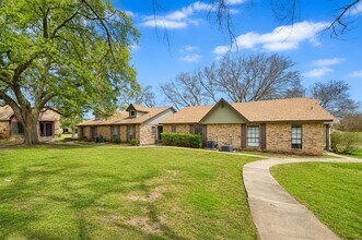 Building Photo - 1601 Faro Dr