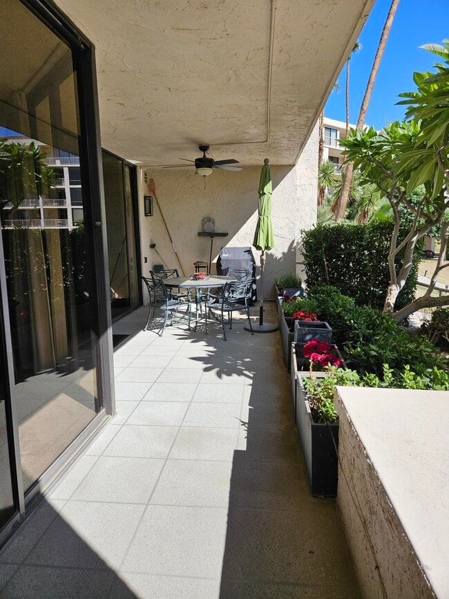 Building Photo - 910 Island Dr