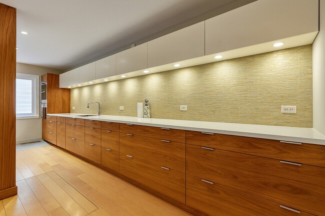 Foto del edificio - 419 W Briar Pl