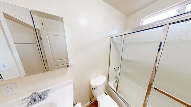 Foto del edificio - 939 E 111th Dr