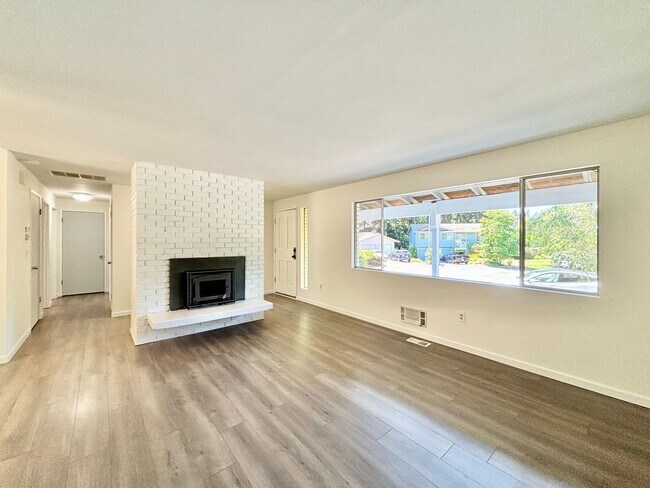 Building Photo - Great Home for rent