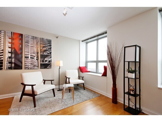 Foto del edificio - 474 N Lake Shore Dr