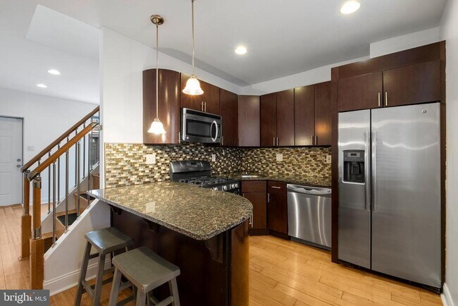 Foto del edificio - 2539 Webb St