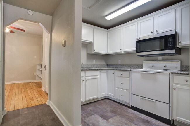 Building Photo - 2305 14th St