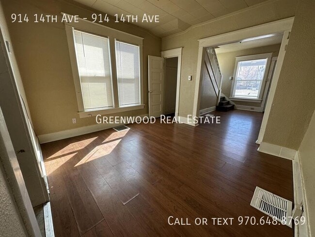 Building Photo - 914 14th Ave