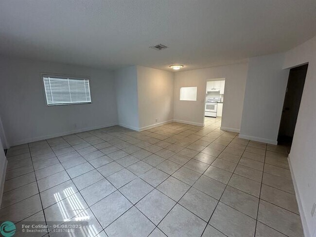 Foto del edificio - 3408 Riverside Dr