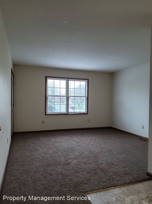 Building Photo - 206 Stonewall Ct