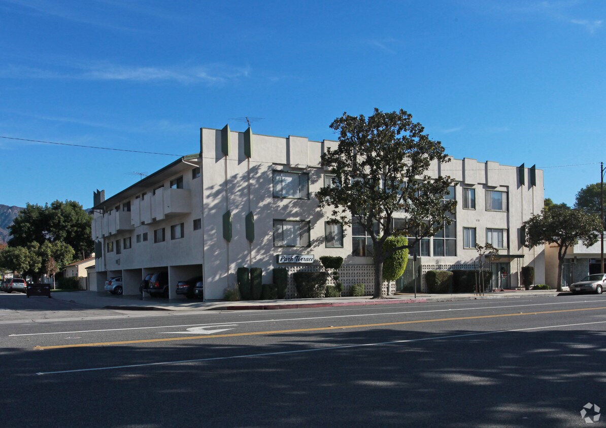 Primary Photo - 1621-1623 Victory Blvd