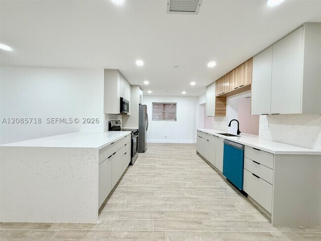 Building Photo - 2201 N 54th Ave