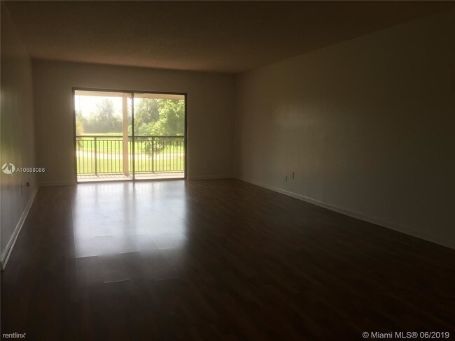 Building Photo - 2 br, 2 bath  - 16171 Blatt Blvd