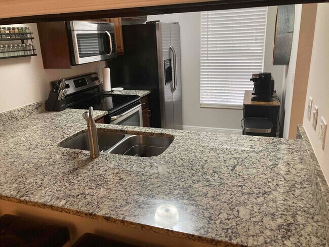 Foto del edificio - 1933 Courtyard Way