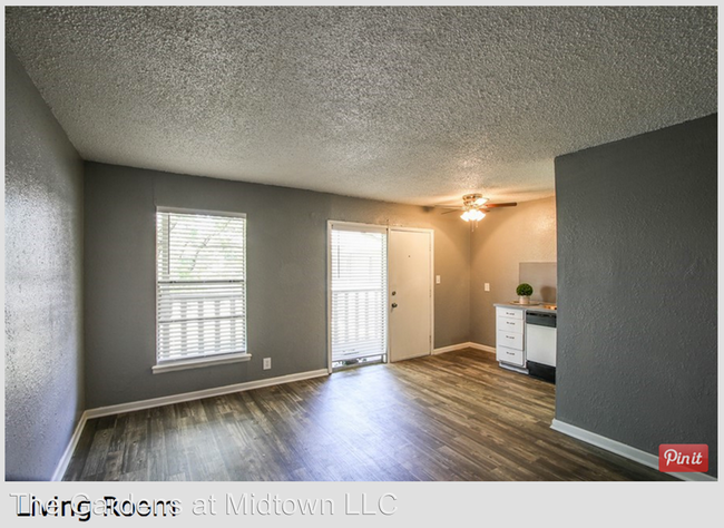 Foto del edificio - 4630 S Darlington Ave