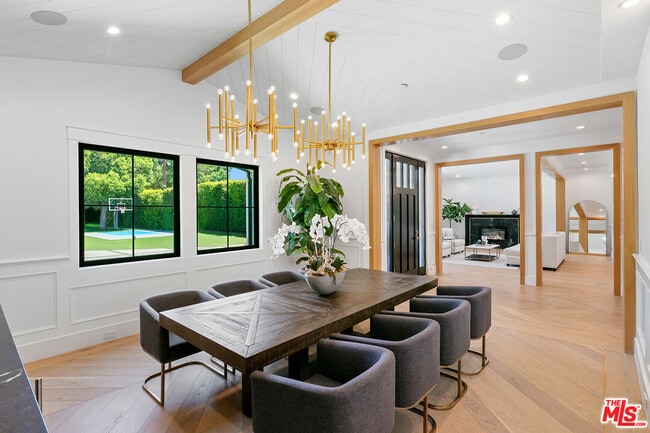 Building Photo - 5911 Beckford Ave