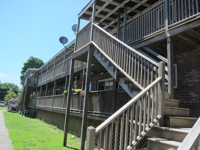 Foto del edificio - Flume Road Apartments