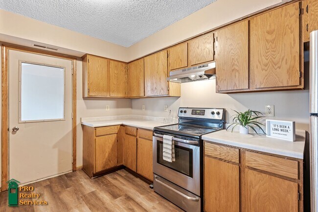 Foto del edificio - 3 Bedroom End Unit Townhouse