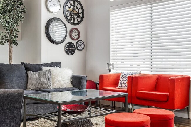 Building Photo - 682 480 S