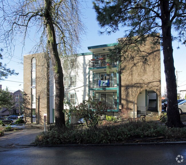 Roanoke Terrace Apartments Seattle, WA
