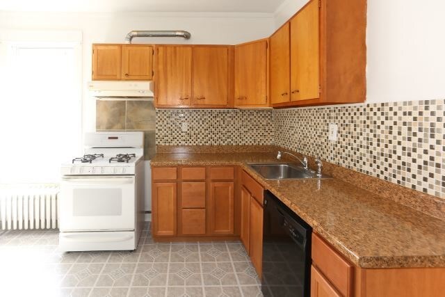 Building Photo - 2423 N Harding Ave