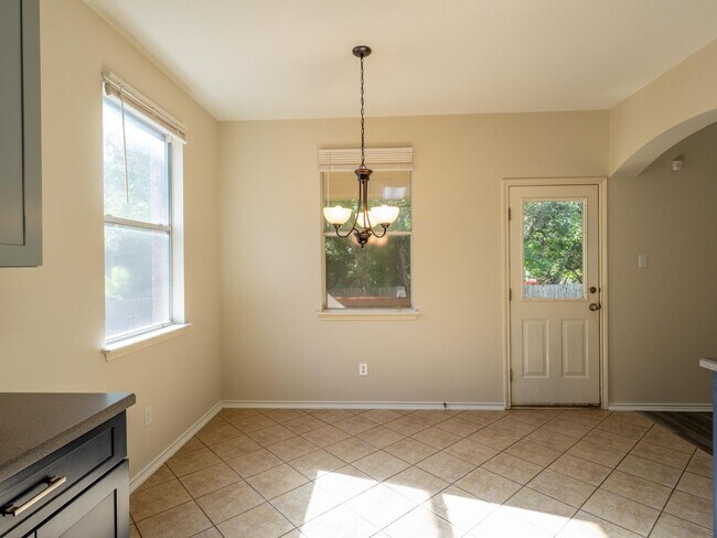 Building Photo - 1710 Lomita Dr