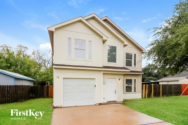 Building Photo - 15214 Lance Cir