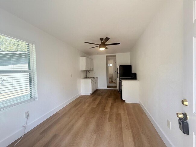 Building Photo - 9205 Georgian Dr