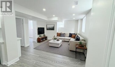 Building Photo - 1418 Wellwood Terrace